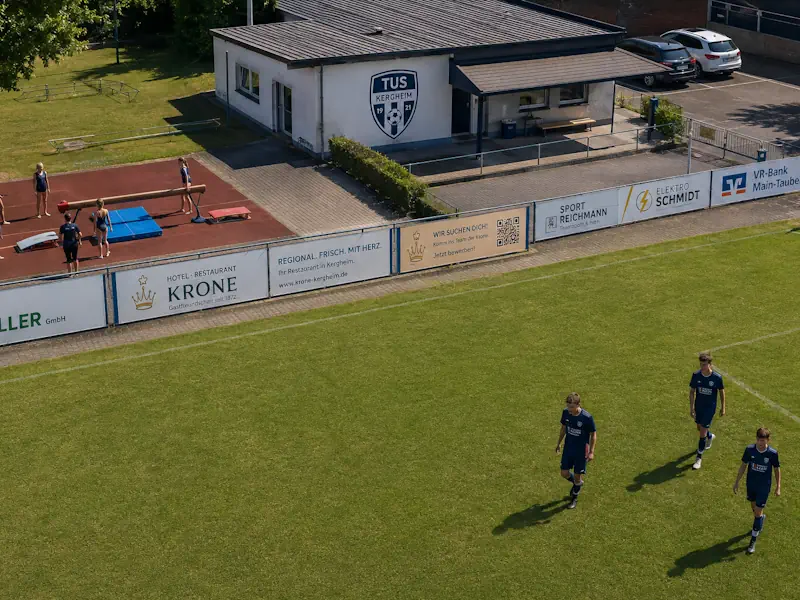 Ein fiktives Bild des TUS Kergheim mit dem Sponsoring der Krone